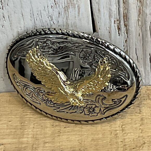 Soaring Eagle Belt Buckle Mens Patriotic Western Floral Gold Tone On Silver Tone - Picture 1 of 6